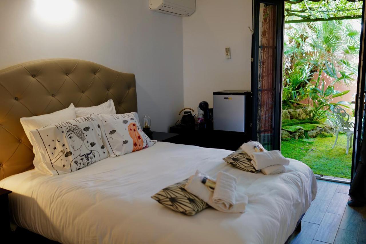 Lou Pitchoun Luxe Et Serenite Au Coeur De Saint-Tropez Suite Familiale Avec Chambre Separee Avec Jardin Enchanteur Pour 4 Adultes Et 1 Enfant Luaran gambar