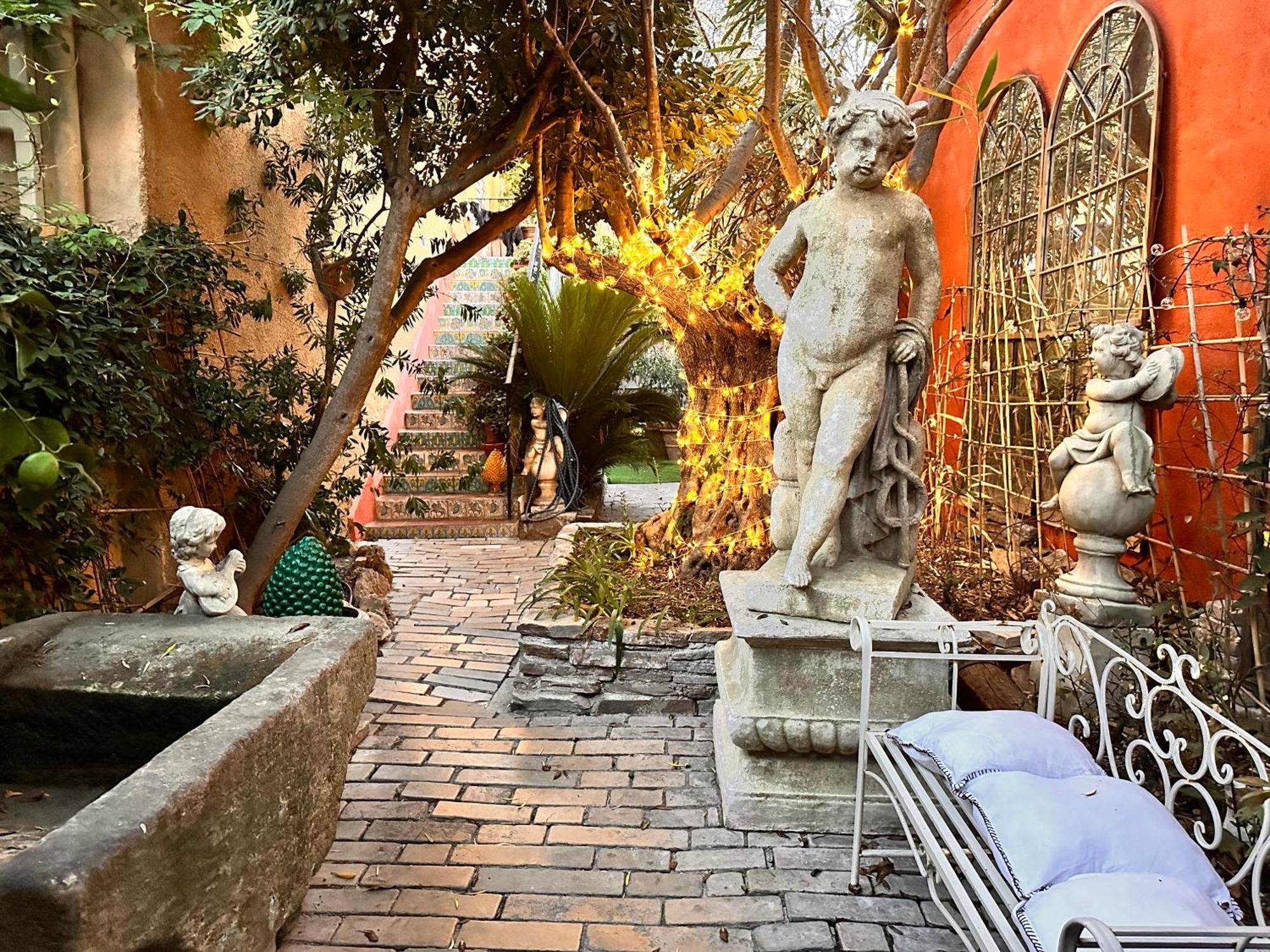 Lou Pitchoun Luxe Et Serenite Au Coeur De Saint-Tropez Suite Familiale Avec Chambre Separee Avec Jardin Enchanteur Pour 4 Adultes Et 1 Enfant Luaran gambar
