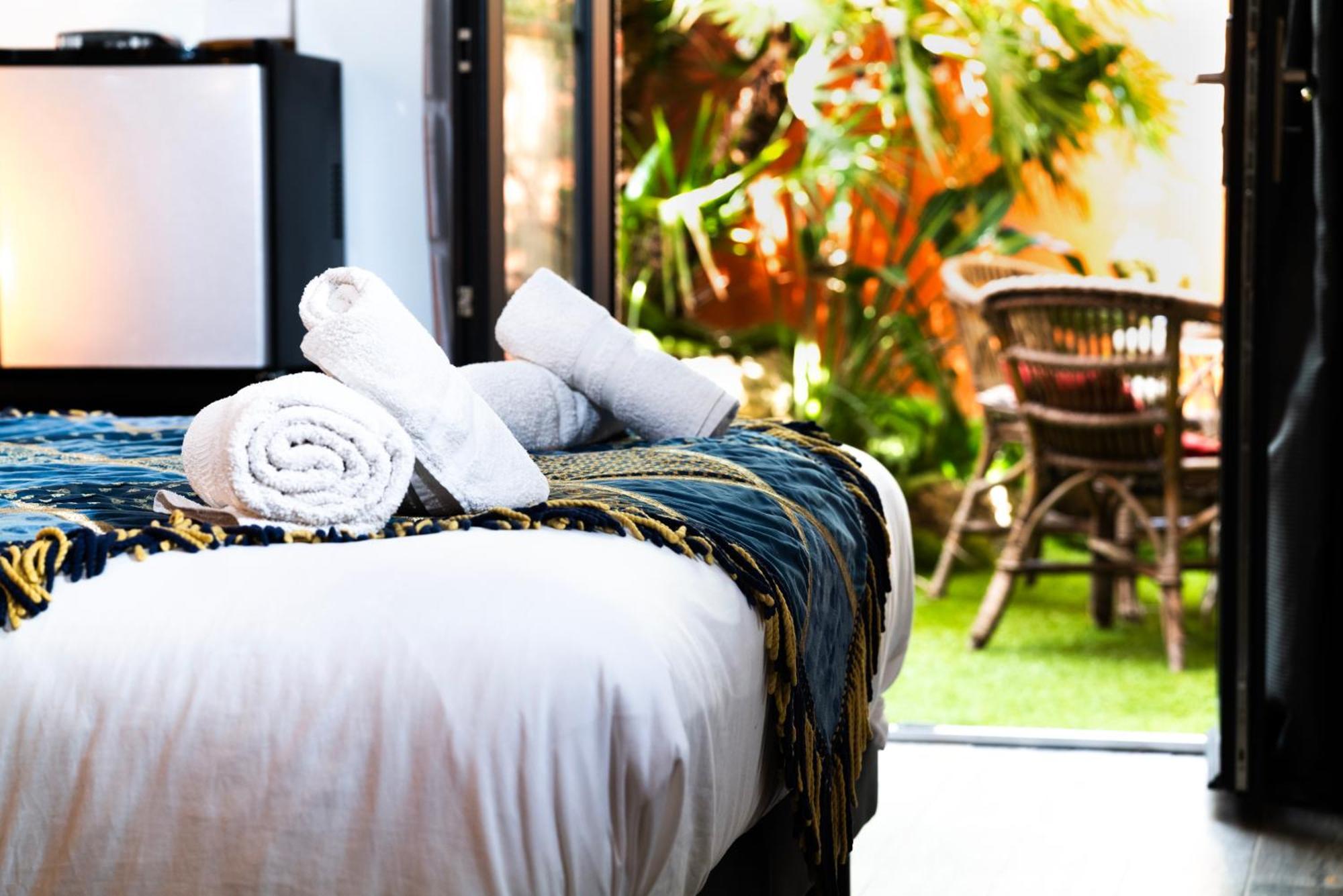 Lou Pitchoun Luxe Et Serenite Au Coeur De Saint-Tropez Suite Familiale Avec Chambre Separee Avec Jardin Enchanteur Pour 4 Adultes Et 1 Enfant Luaran gambar