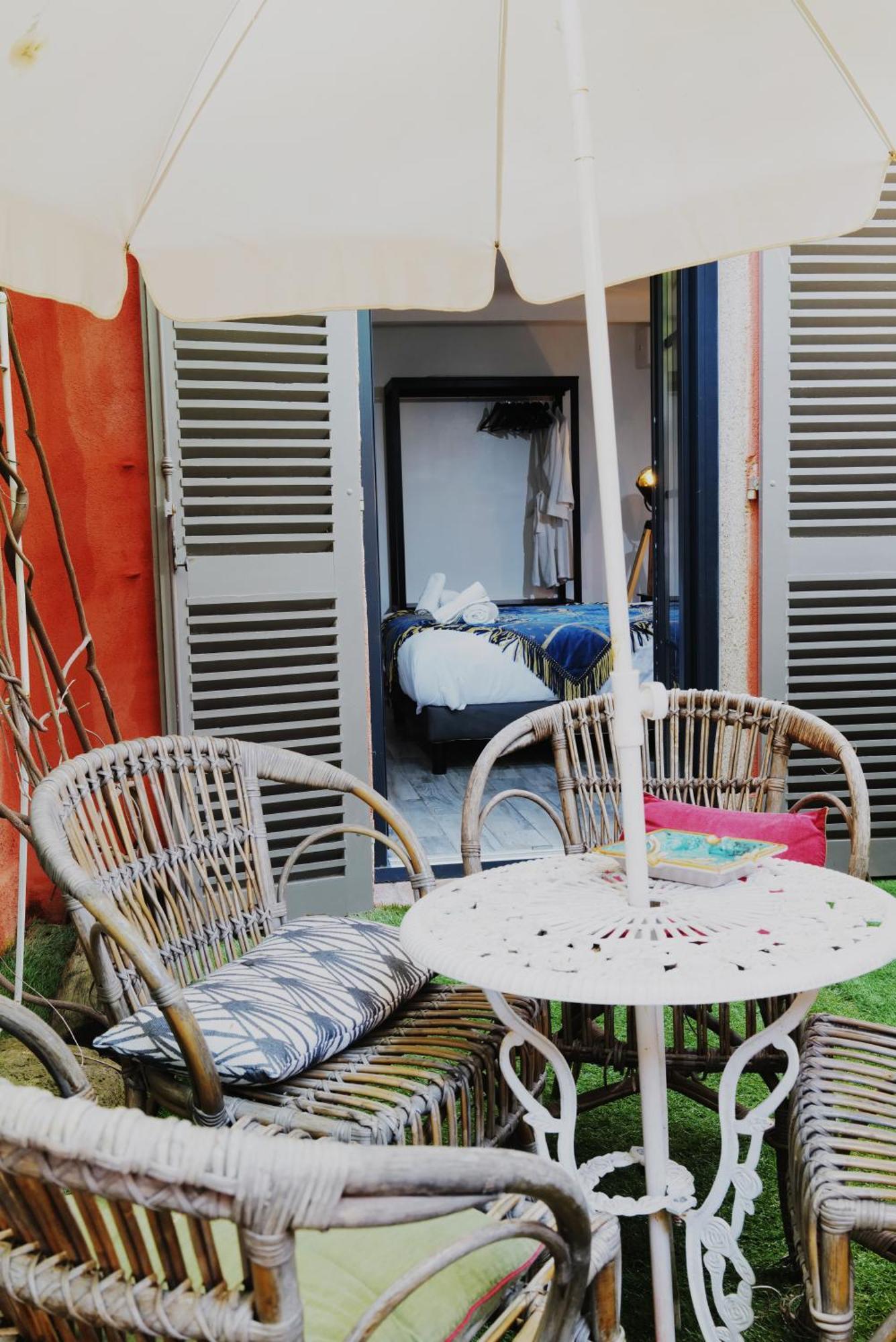 Lou Pitchoun Luxe Et Serenite Au Coeur De Saint-Tropez Suite Familiale Avec Chambre Separee Avec Jardin Enchanteur Pour 4 Adultes Et 1 Enfant Luaran gambar